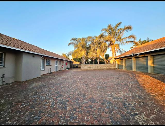 3 bed property to rent in NORKEM PARK